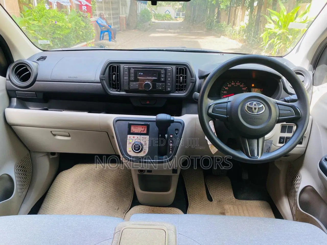 Toyota Passo 2017 Yellow