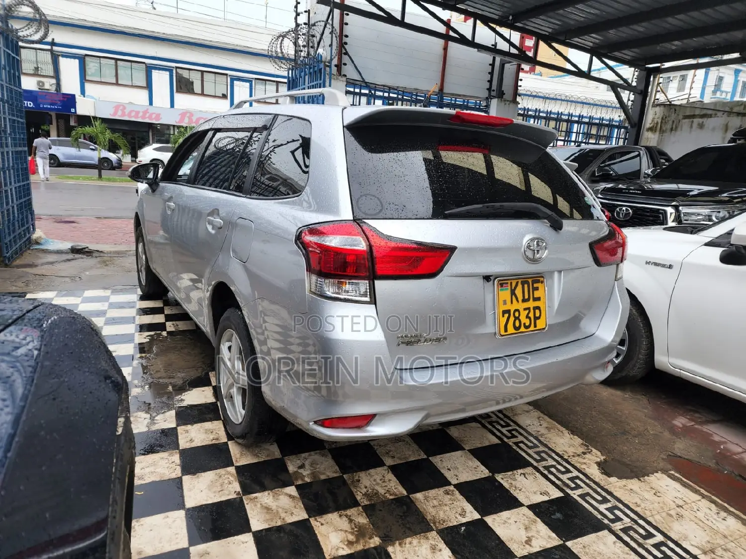 Toyota Corolla Fielder 2015 Silver