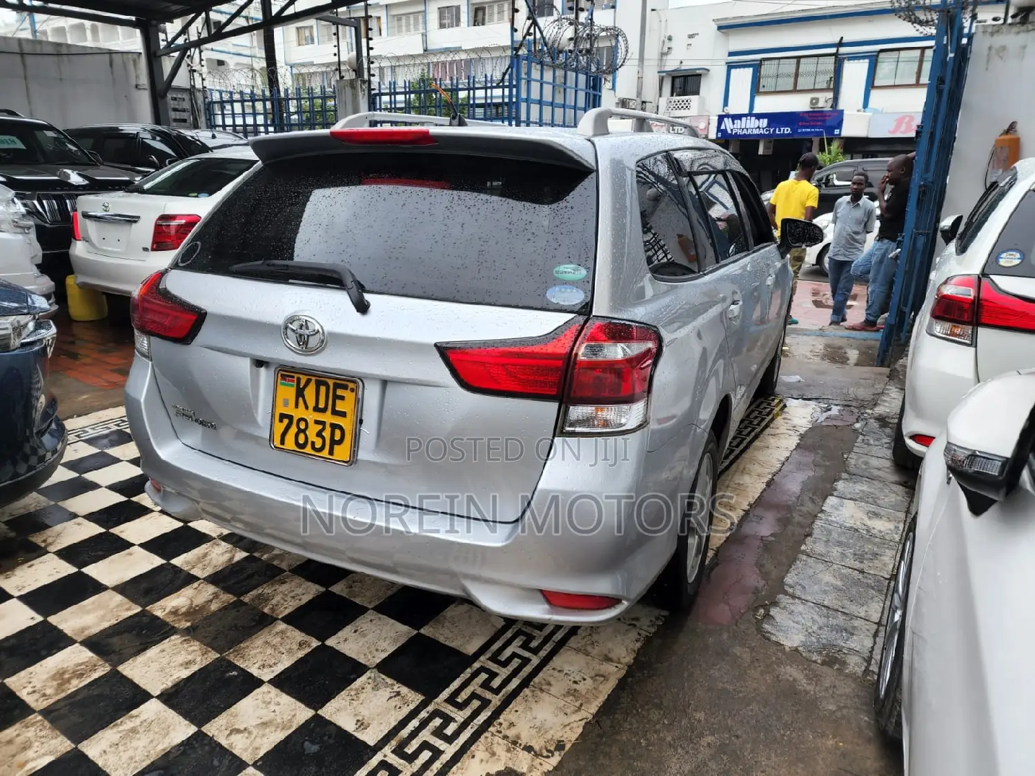 Toyota Corolla Fielder 2015 Silver