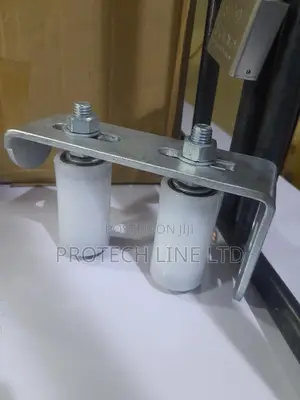 Slide Gate L Bracket With Rollers