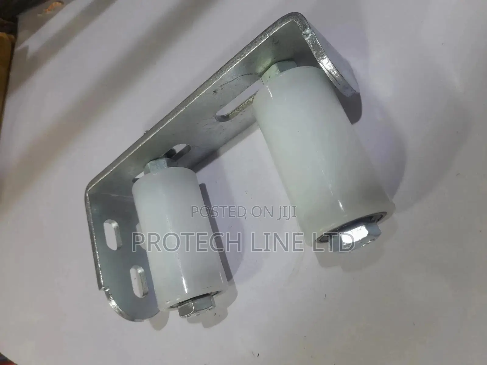 Slide Gate L Bracket With Rollers