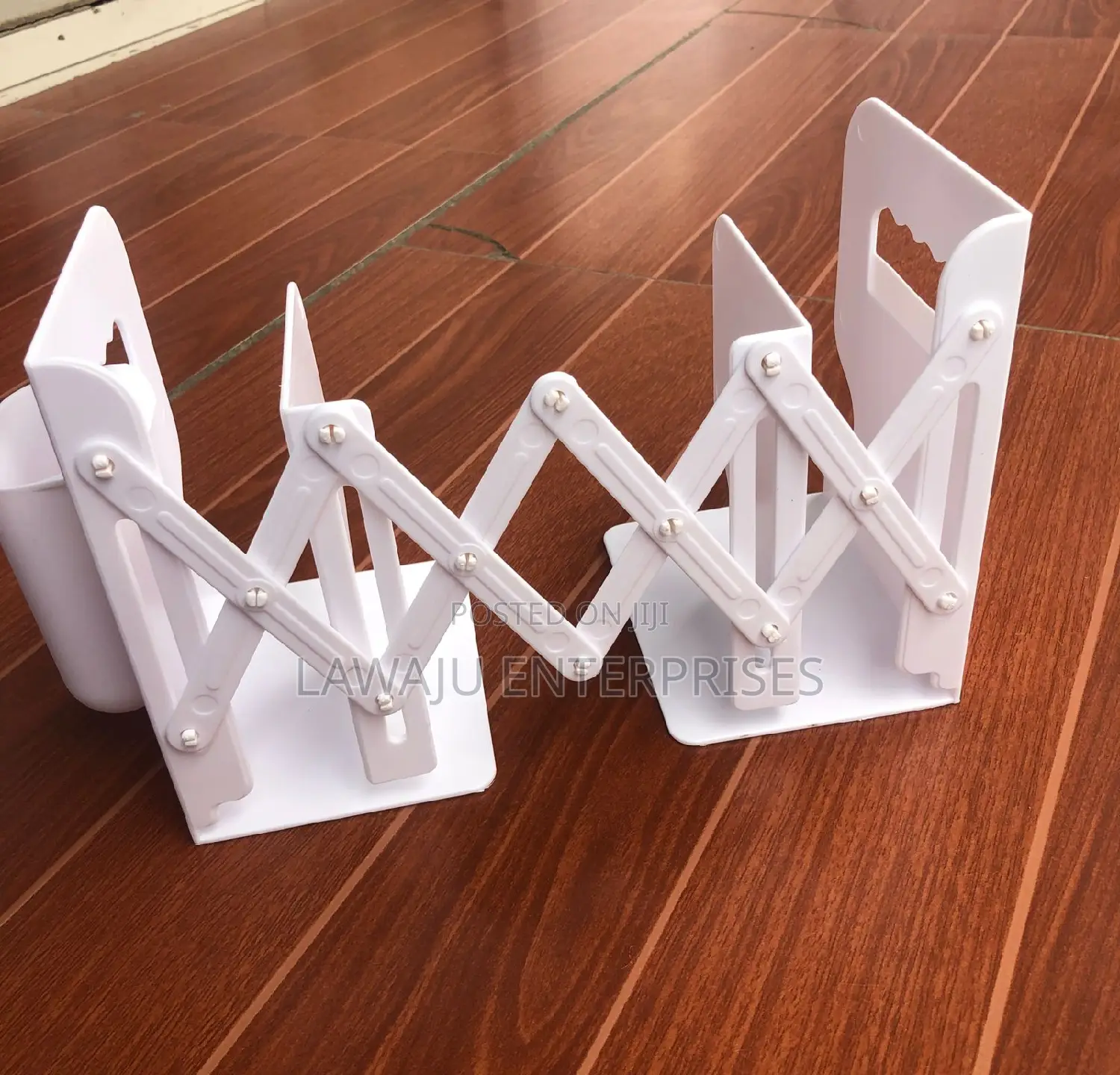 Telescopic Book Stand
