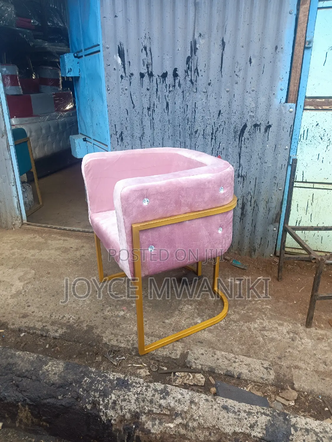 Manicure Seat, Baby Pink and Gold 