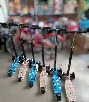 3 -8 Years Adjustable Three Wheels Kids Scooters