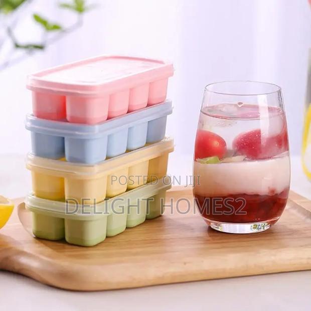 Ice Cube Trays With Lid - thumbnail 4
