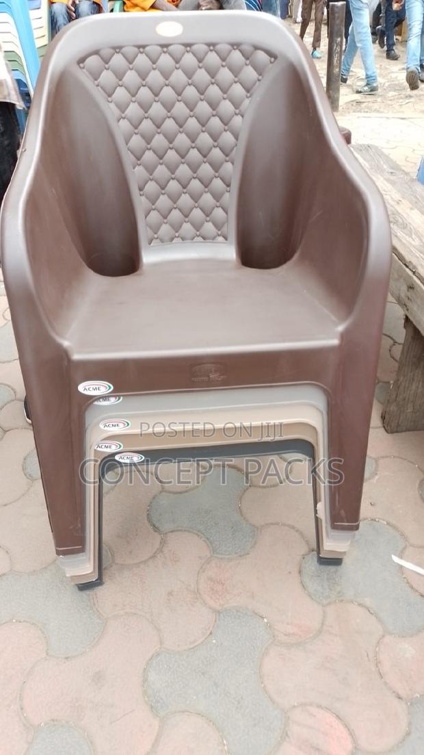 Acme Easy Chairs. - main view