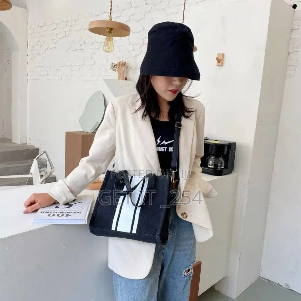 *Juliette Tote Bag*
27*23*12 Cm