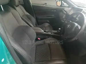 Toyota C-HR 2017 Green