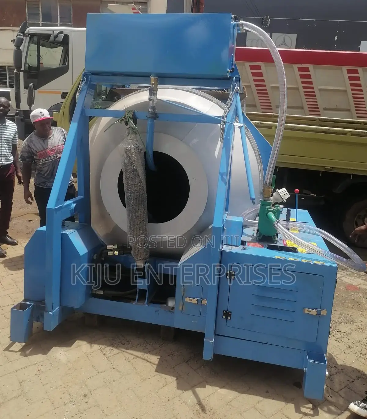 Self Loading Concrete Mixer 560litres Diesel Powered