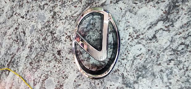 Grill Logo Lexus