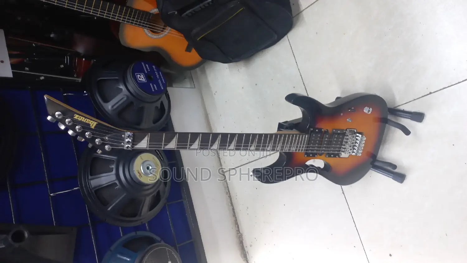 Ibanez Solo Guitar With Handle