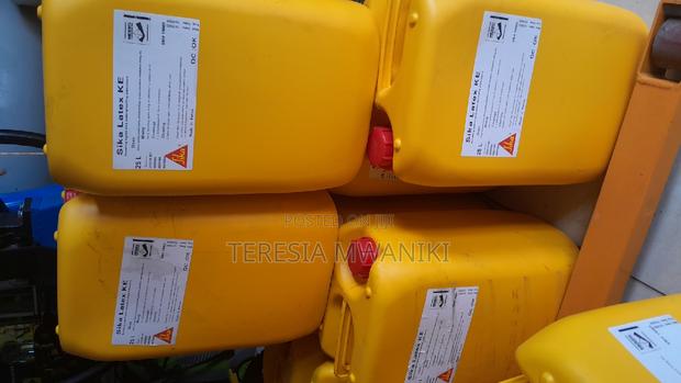 Sika Latex High Performance Water Resistant Bonding Agent - thumbnail 2