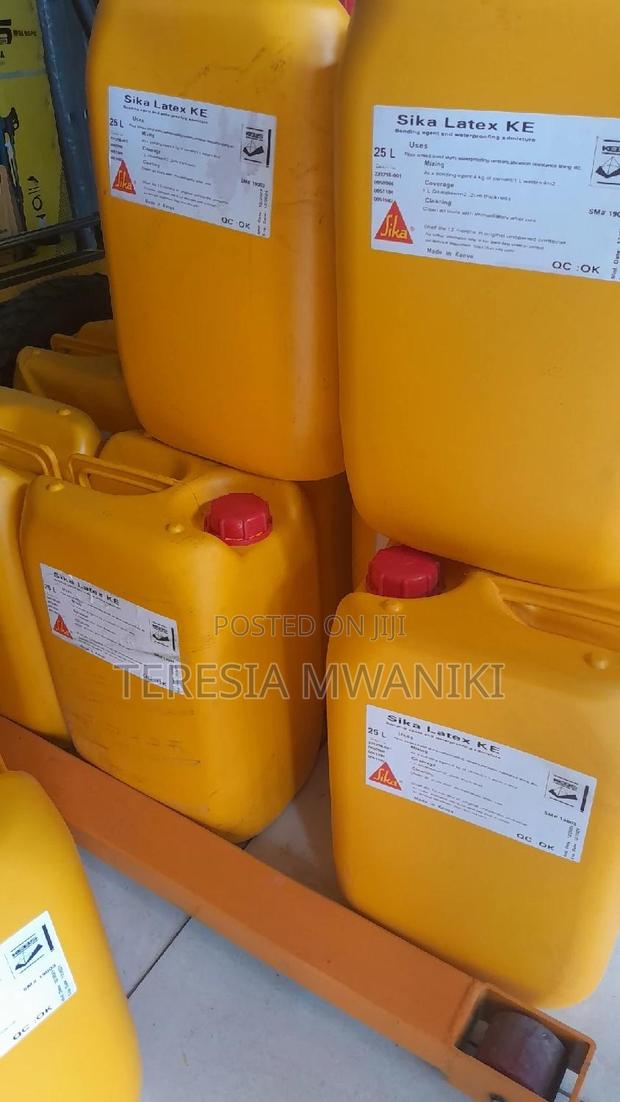 Sika Latex High Performance Water Resistant Bonding Agent - main view