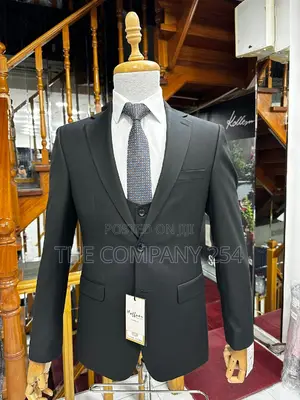 3 Piece Men's Designer Fashion Smart Official Suits
