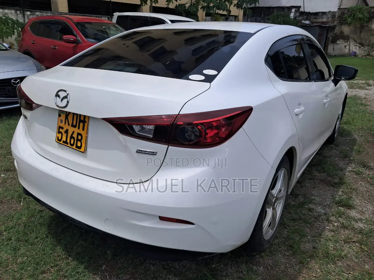 Mazda Axela SV Premium 2014 White