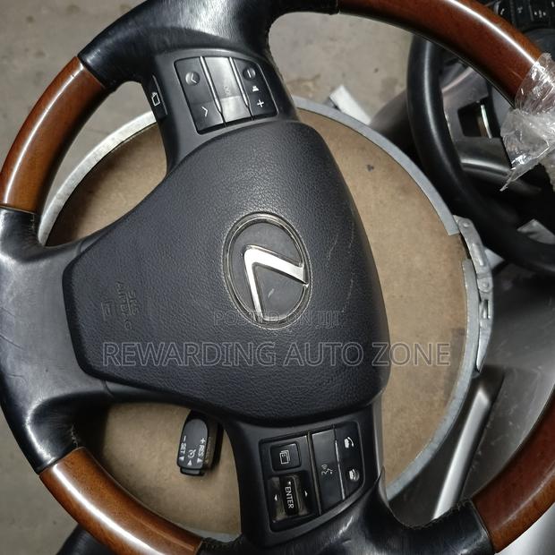 Lexus 450 Steering Wheel Airbag.