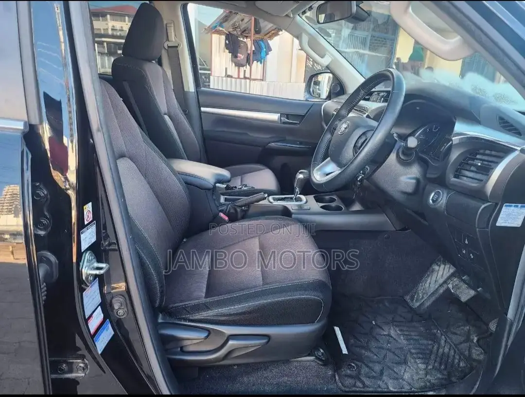 Toyota Hilux Revo Double Cab Deisel 2.8 RWD 2017 Silver