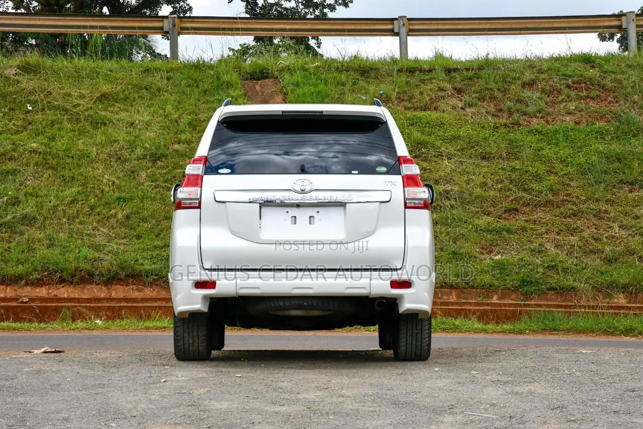 Toyota Land Cruiser Prado 2017 White