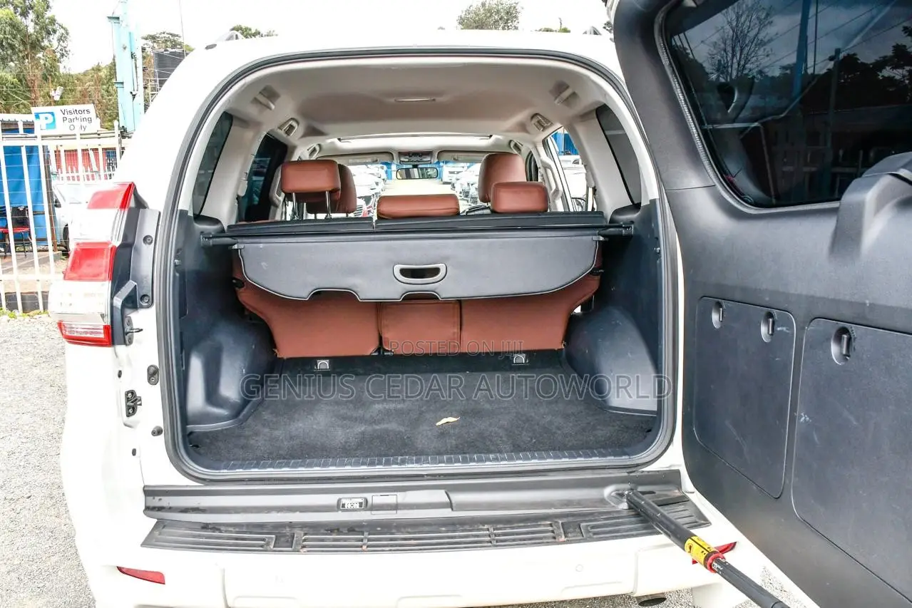 Toyota Land Cruiser Prado 2017 White