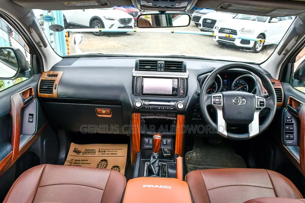 Toyota Land Cruiser Prado 2017 White