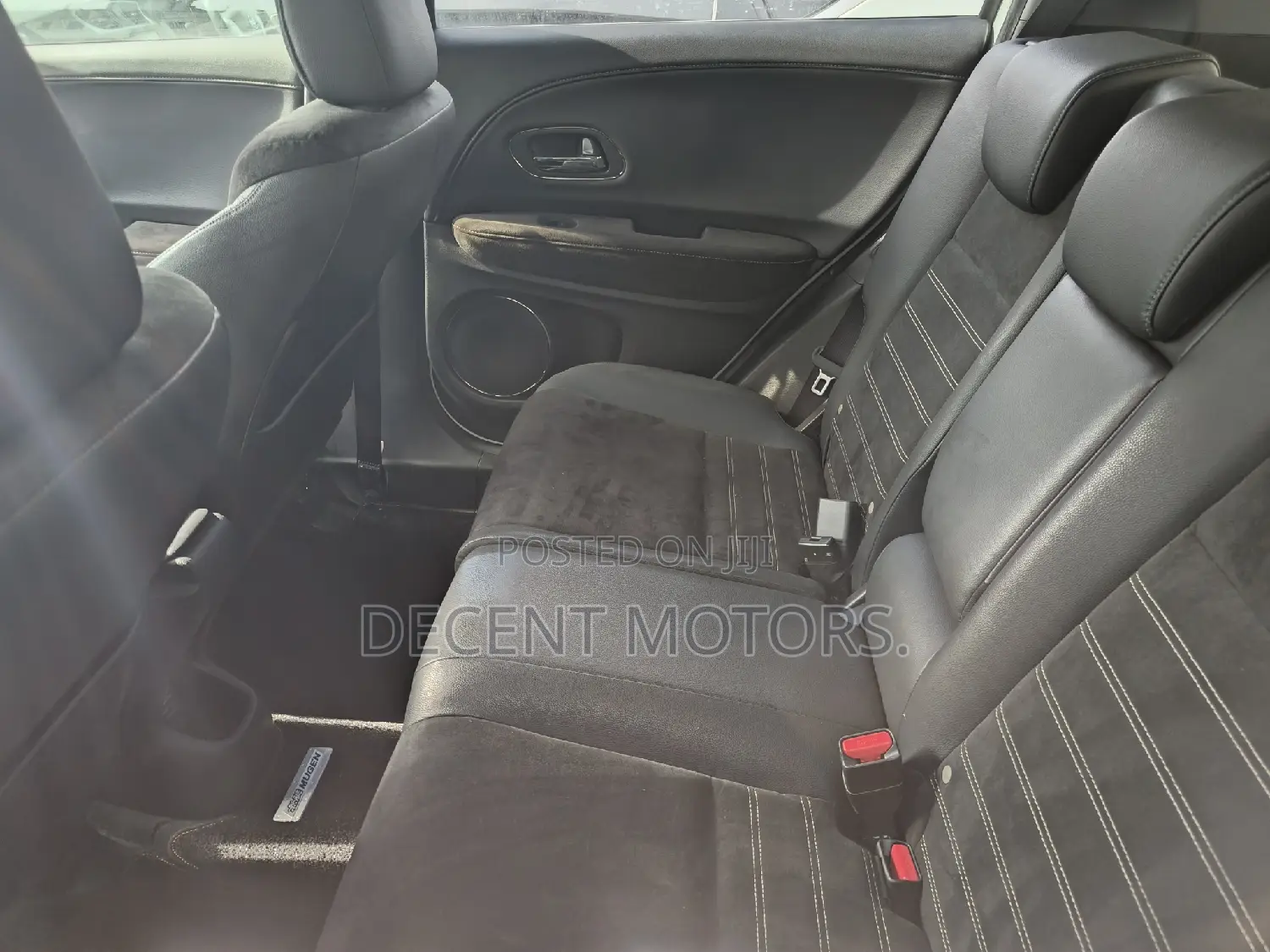 Honda Vezel 1.5 Hybrid 4WD 2018 White