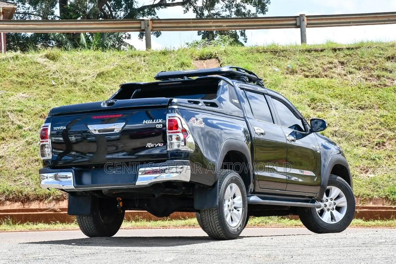 Toyota Hilux 2017 Black