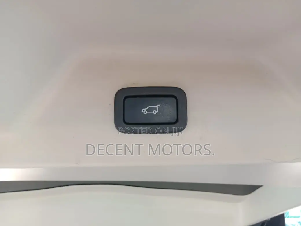Land Rover Range Rover Vogue 2017 Gold