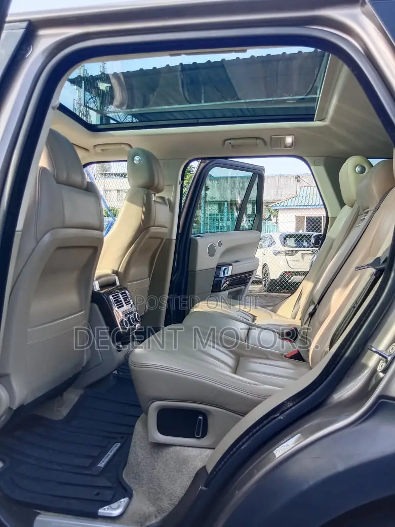 Land Rover Range Rover Vogue 2017 Gold