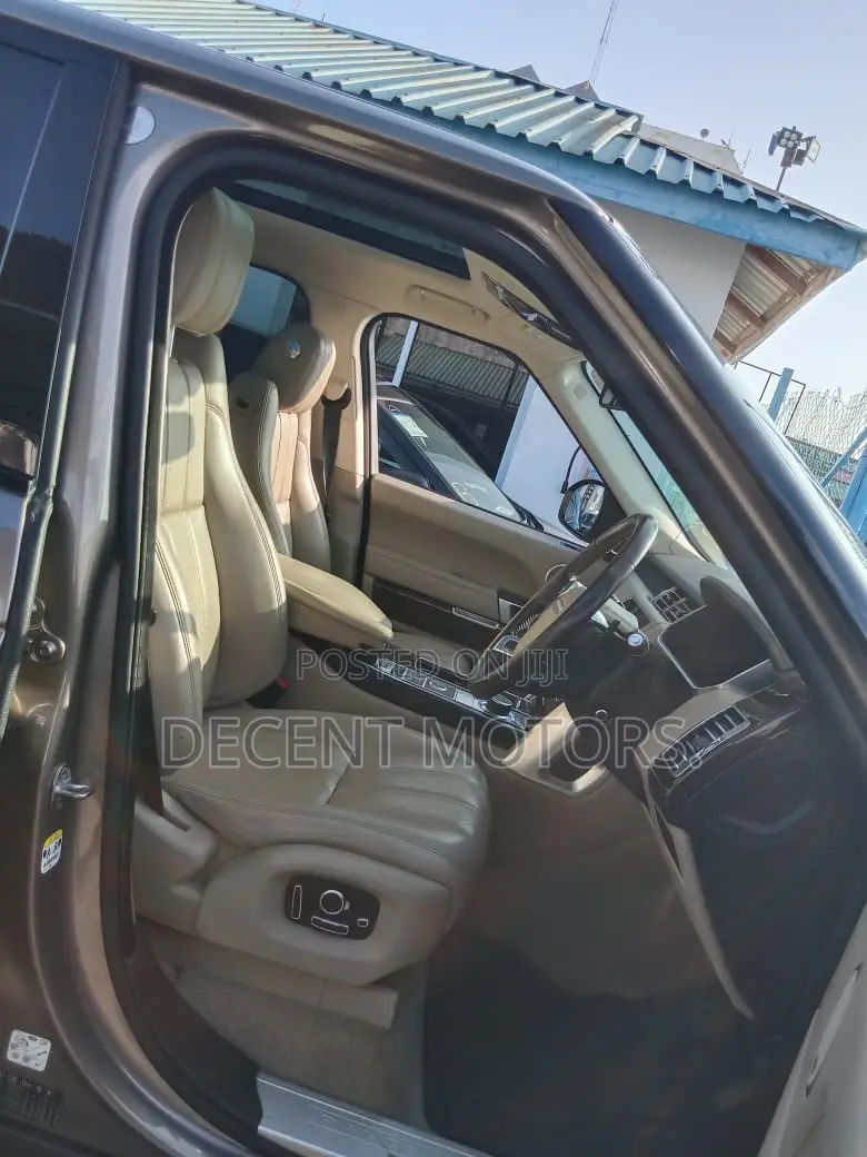 Land Rover Range Rover Vogue 2017 Gold