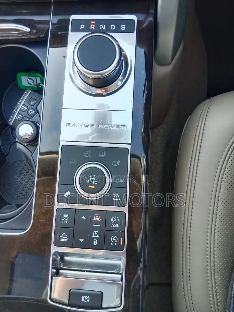 Land Rover Range Rover Vogue 2017 Gold