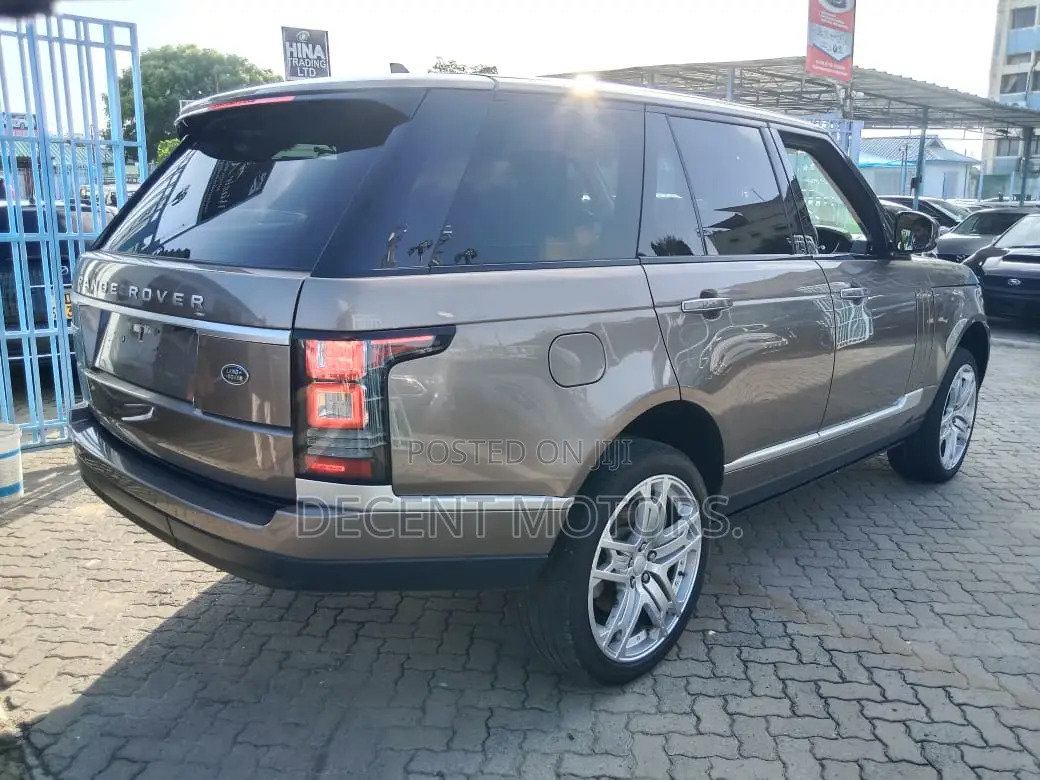 Land Rover Range Rover Vogue 2017 Gold