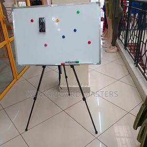 Whiteboards <Whiteboards on Wheeled Stand_whiteboards - thumbnail 2