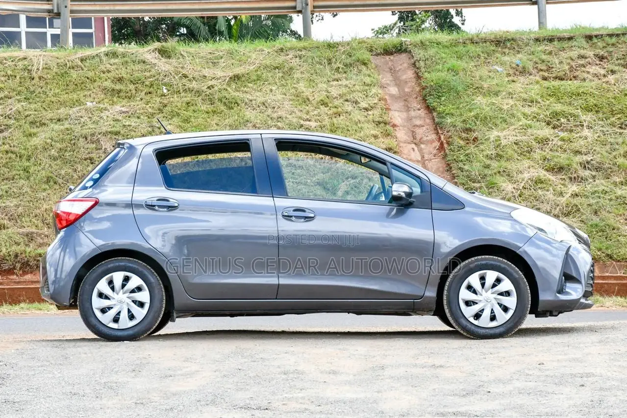 Toyota Vitz 2018 Gray