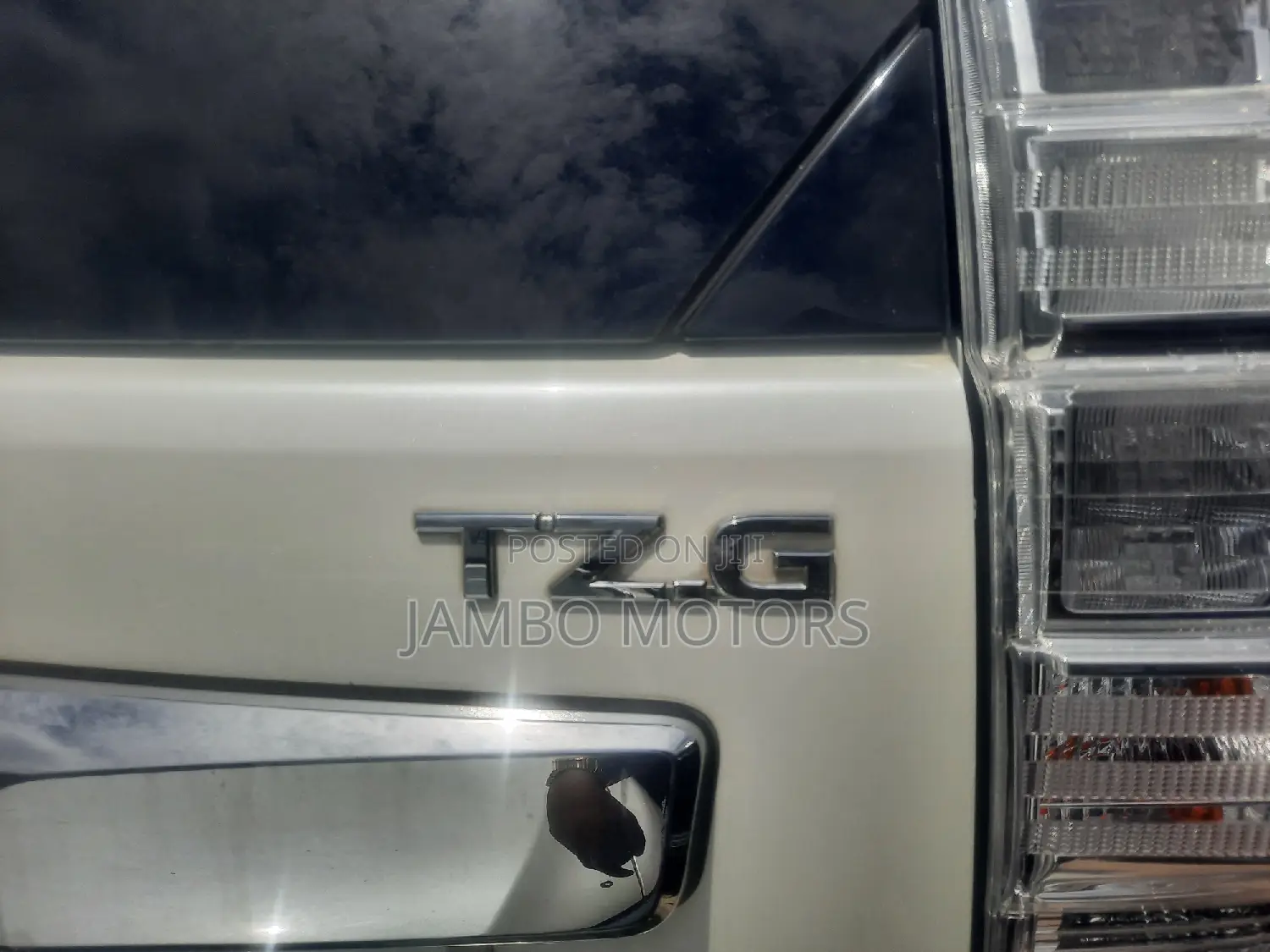 Toyota Land Cruiser Prado 2.7 2018 White