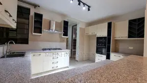 Furnished 5bdrm Maisonette in Membly, Membley Estate for sale