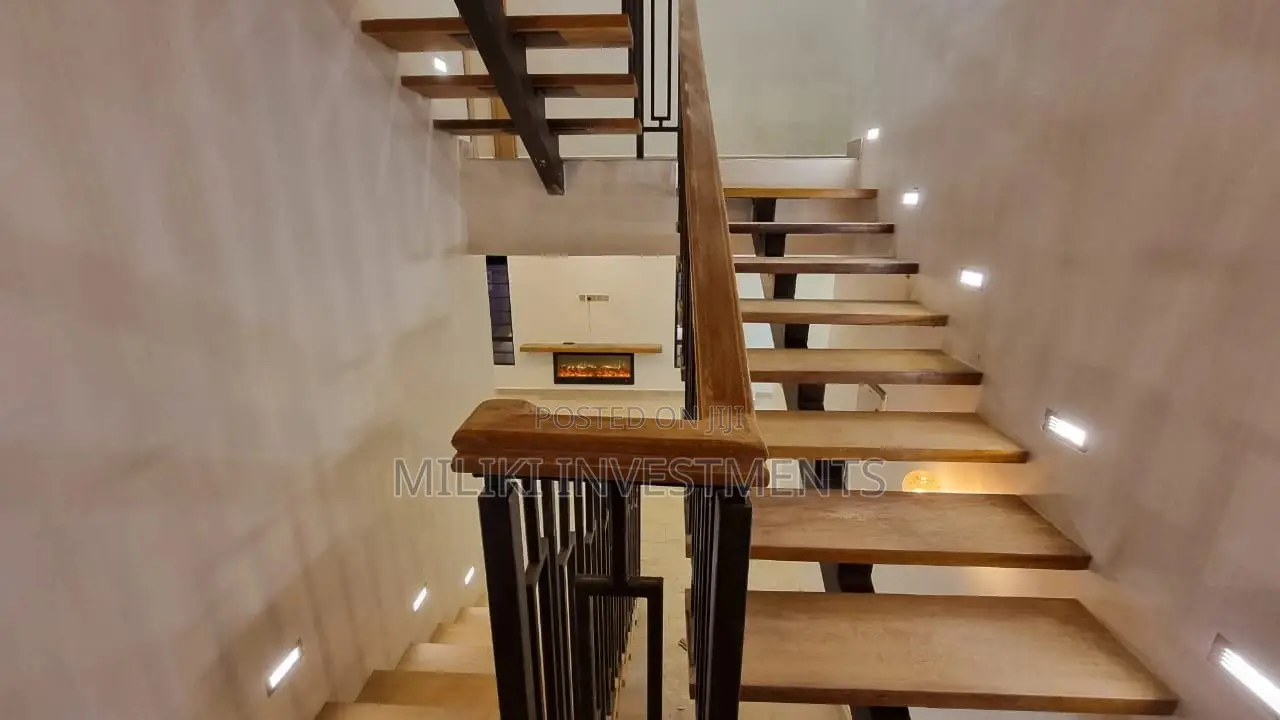 Furnished 5bdrm Maisonette in Membly, Membley Estate for sale