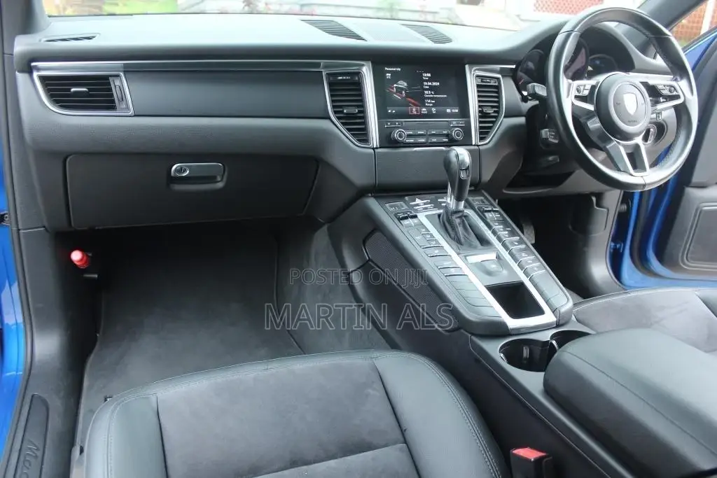 Porsche Macan Base 2017 Blue