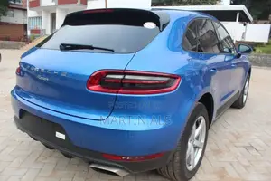 Porsche Macan Base 2017 Blue