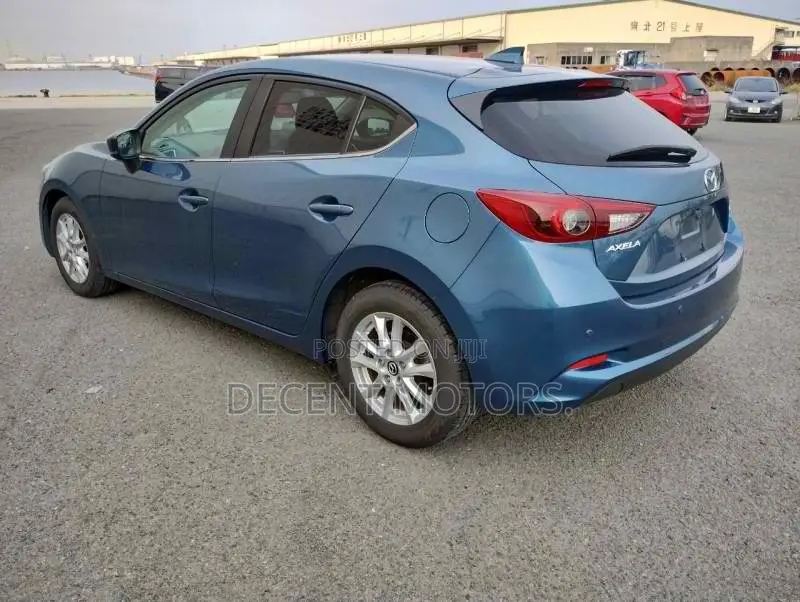 Mazda Axela 2018 Blue
