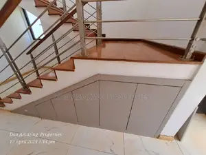 5bdrm Townhouse/Terrace in Kiambu Rd Plus Dsq for sale