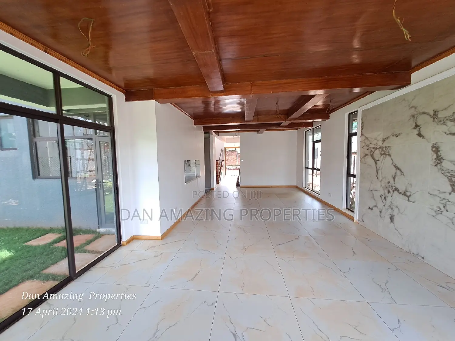 5bdrm Townhouse/Terrace in Kiambu Rd Plus Dsq for sale