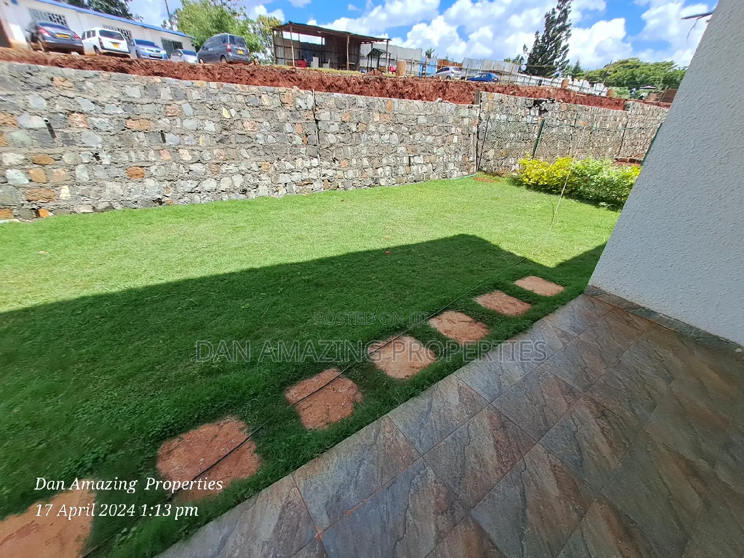 5bdrm Townhouse/Terrace in Kiambu Rd Plus Dsq for sale