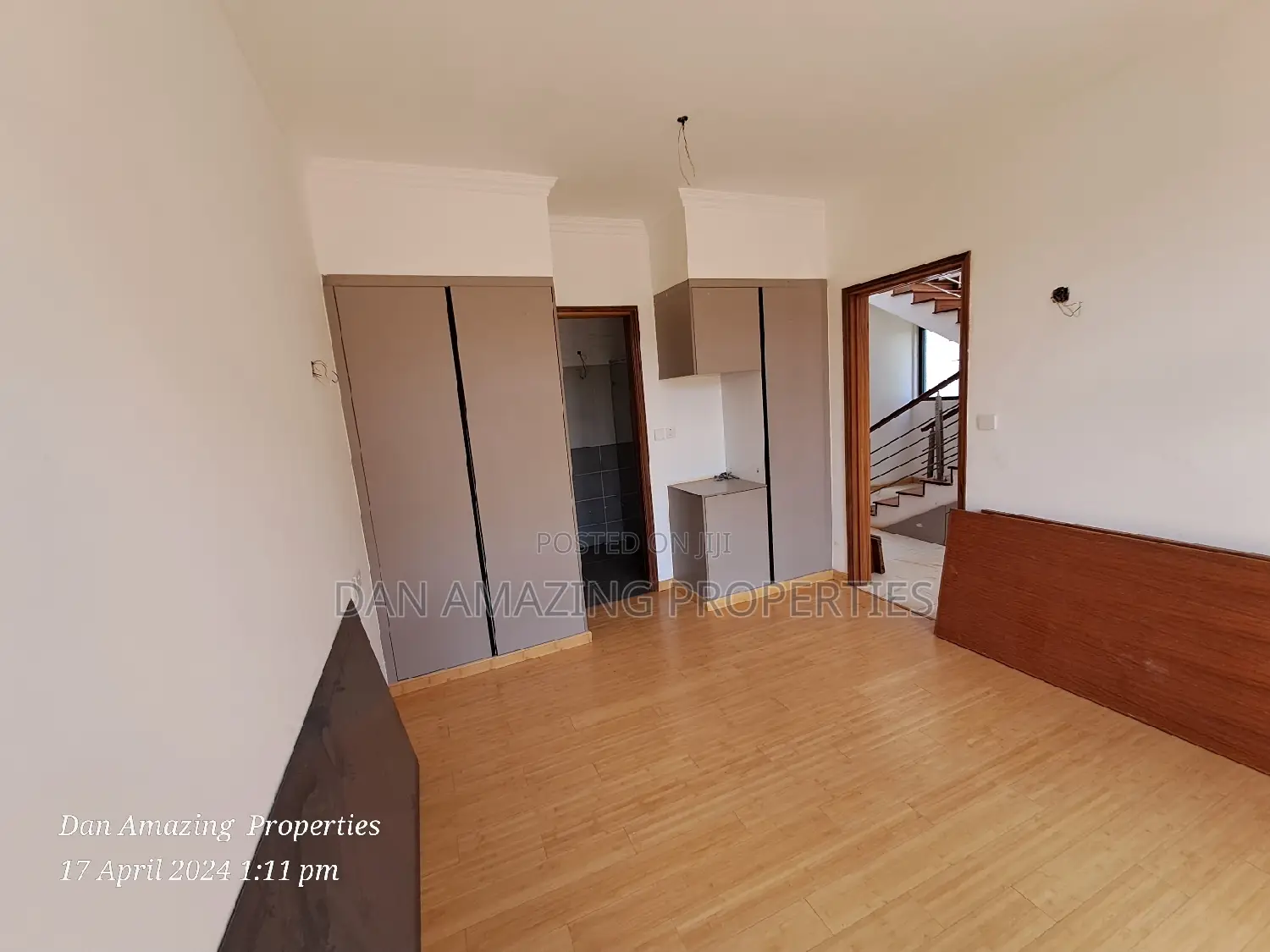 5bdrm Townhouse/Terrace in Kiambu Rd Plus Dsq for sale
