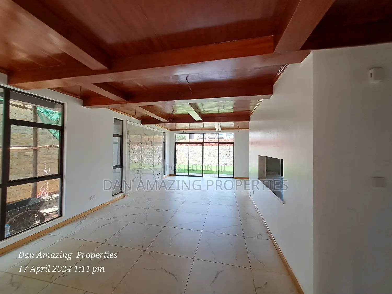 5bdrm Townhouse/Terrace in Kiambu Rd Plus Dsq for sale