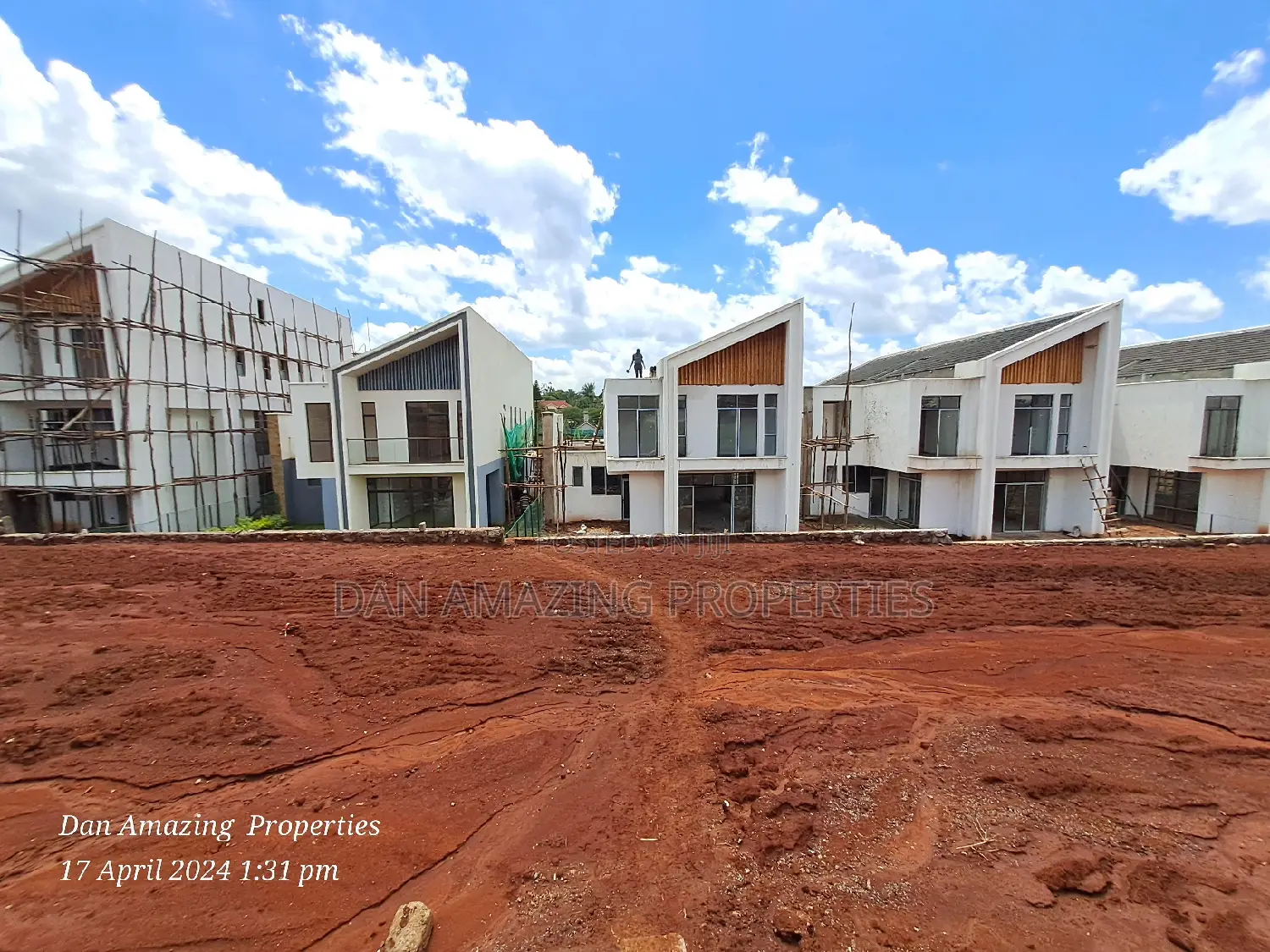 5bdrm Townhouse/Terrace in Kiambu Rd Plus Dsq for sale