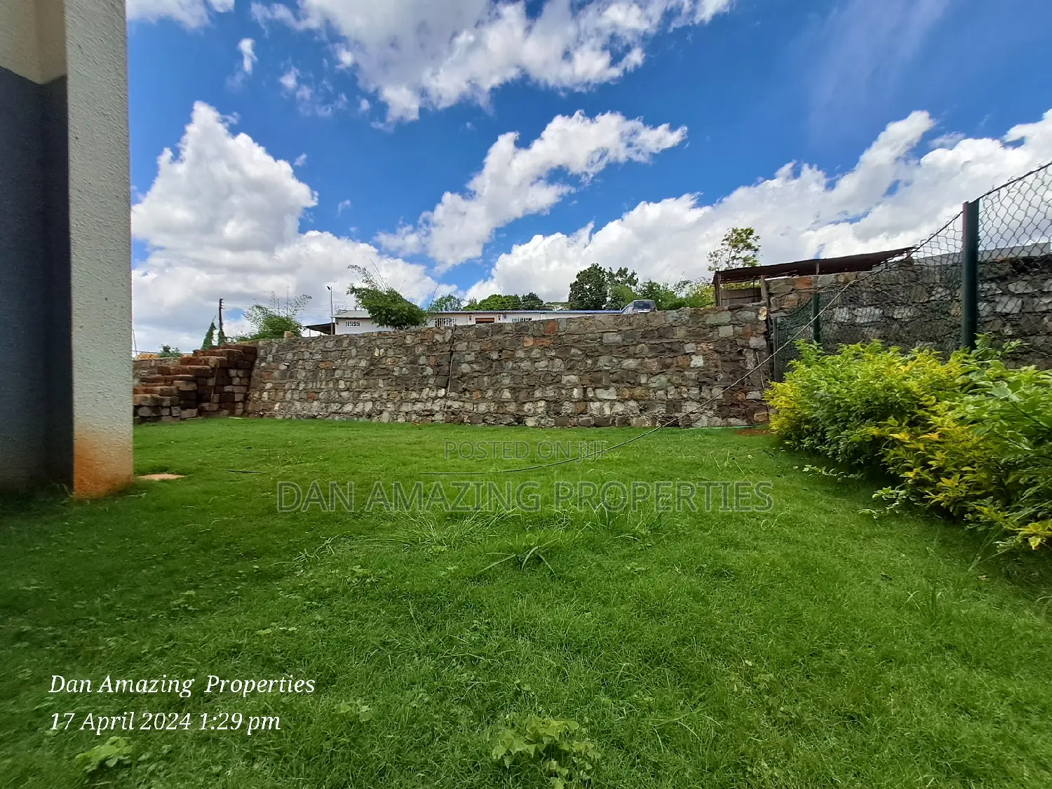 5bdrm Townhouse/Terrace in Kiambu Rd Plus Dsq for sale