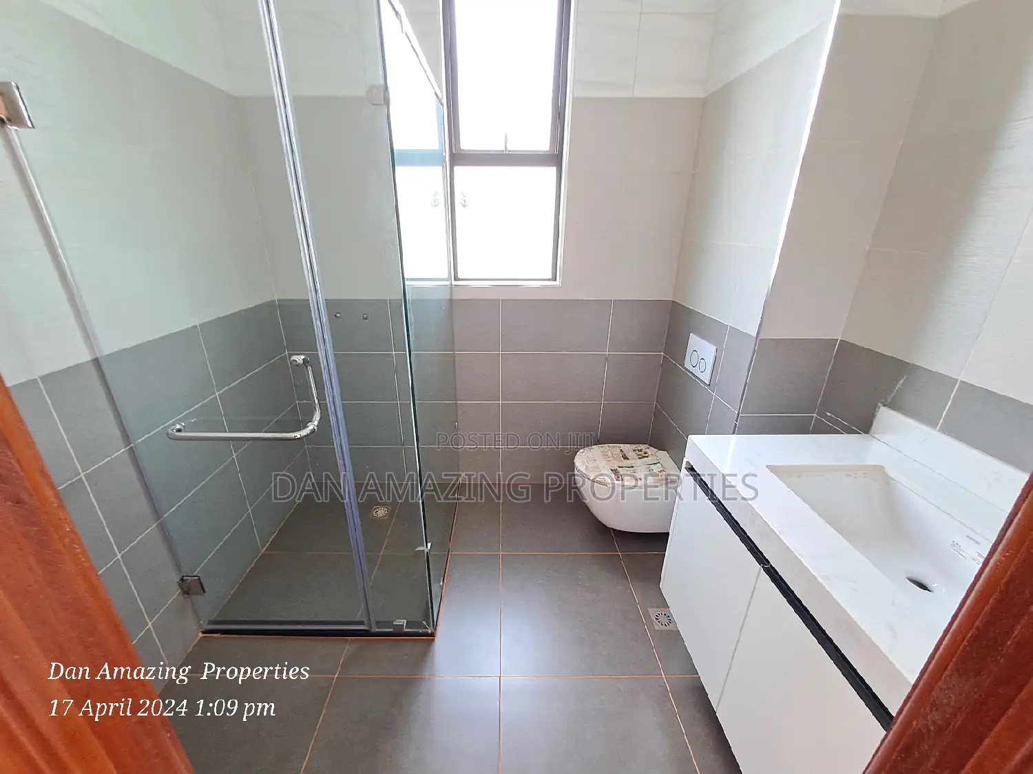 5bdrm Townhouse/Terrace in Kiambu Rd Plus Dsq for sale