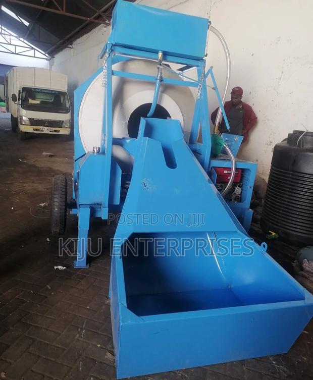 Concrete Mixer 560litres Diesel Powered Heavy Duty Machine - thumbnail 2