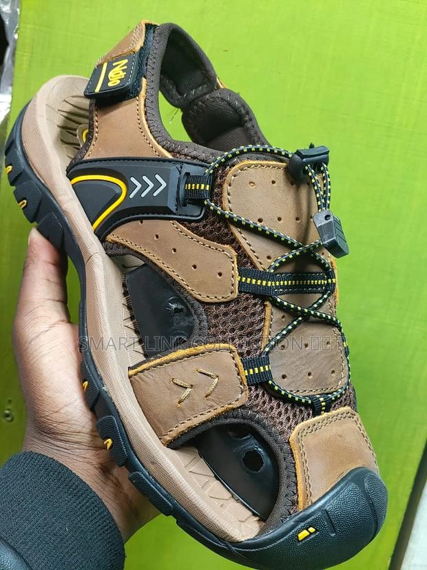 Opens Shoes
