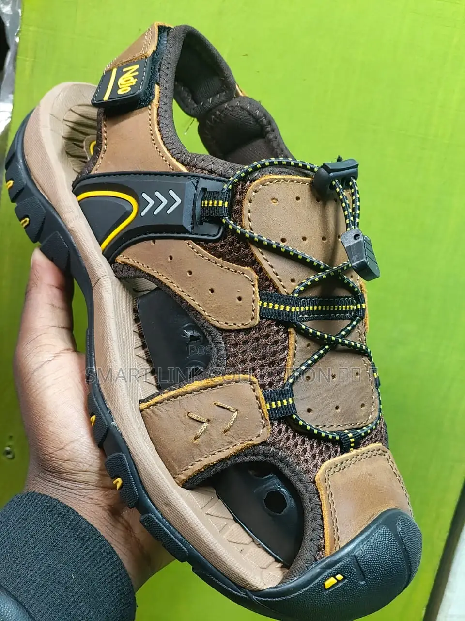 Opens Shoes